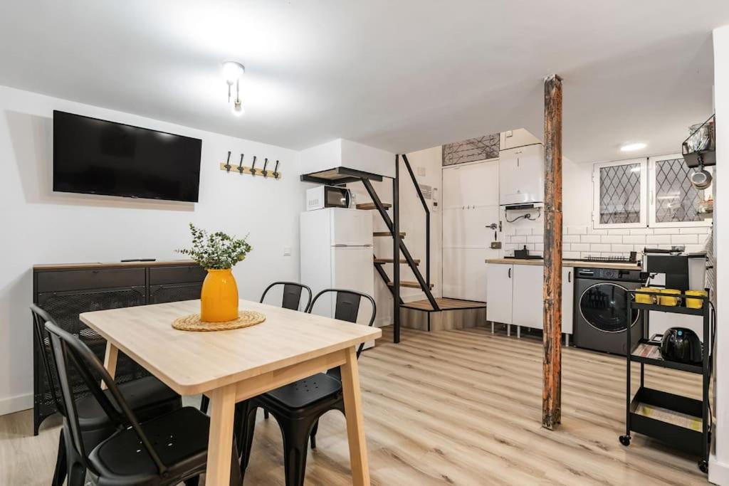 Acogedor Apto Tirso De Molina Мадрид Екстериор снимка